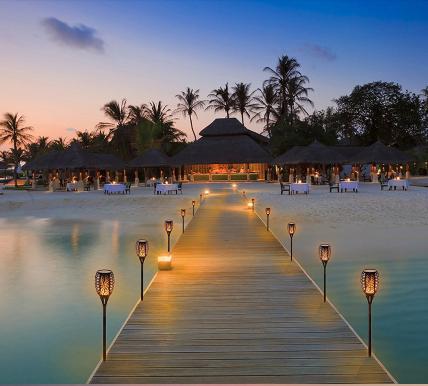 Set 4 lampa solara tip torta cu efect flacara, varianta mare 78cm, 96LED Adauga la lista de dorinta